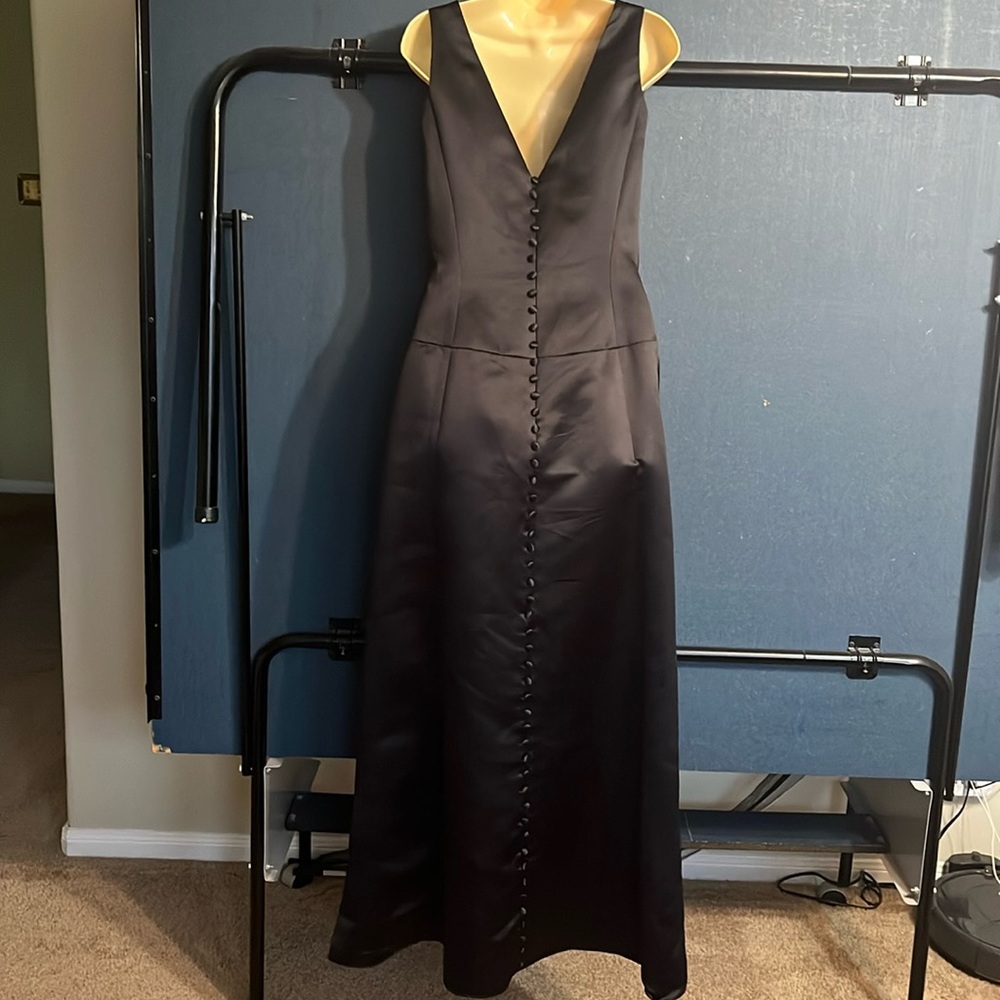 Watters& watters size 12 black formal bridesmaid dress w faux buttons on back